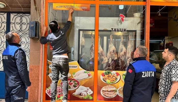 Seçildikten sonra ilk icraatlarından biri oldu! CHP'li Kilis Belediye Başkanı Bilecen, kentteki Arapça tabela ve afişleri söktürmeye başladı